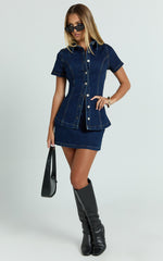 Paige Top - Button Down Short Sleeve Denim Top in Dark Blue Wash