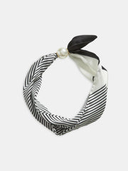 Pearl Magnetic Closure Striped Neck Scarf