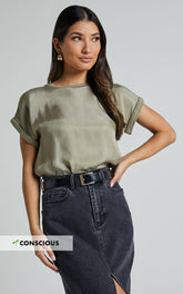 Tinaya Top - Raglan Shell Top in Olive