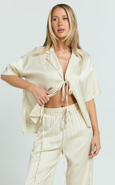 Jinky Top - Satin Tie Detail Short Sleeve Shirt in Off White