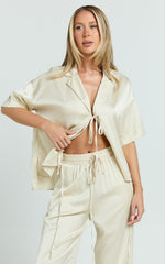 Jinky Top - Satin Tie Detail Short Sleeve Shirt in Off White