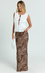 Lislie Top - Pleated Bow Tie-Front Top in White