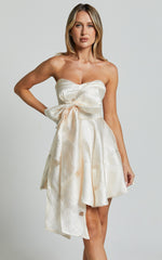Adalia Mini Dress - Strapless Sweetheart Dress With A Oversized Bow in Cream