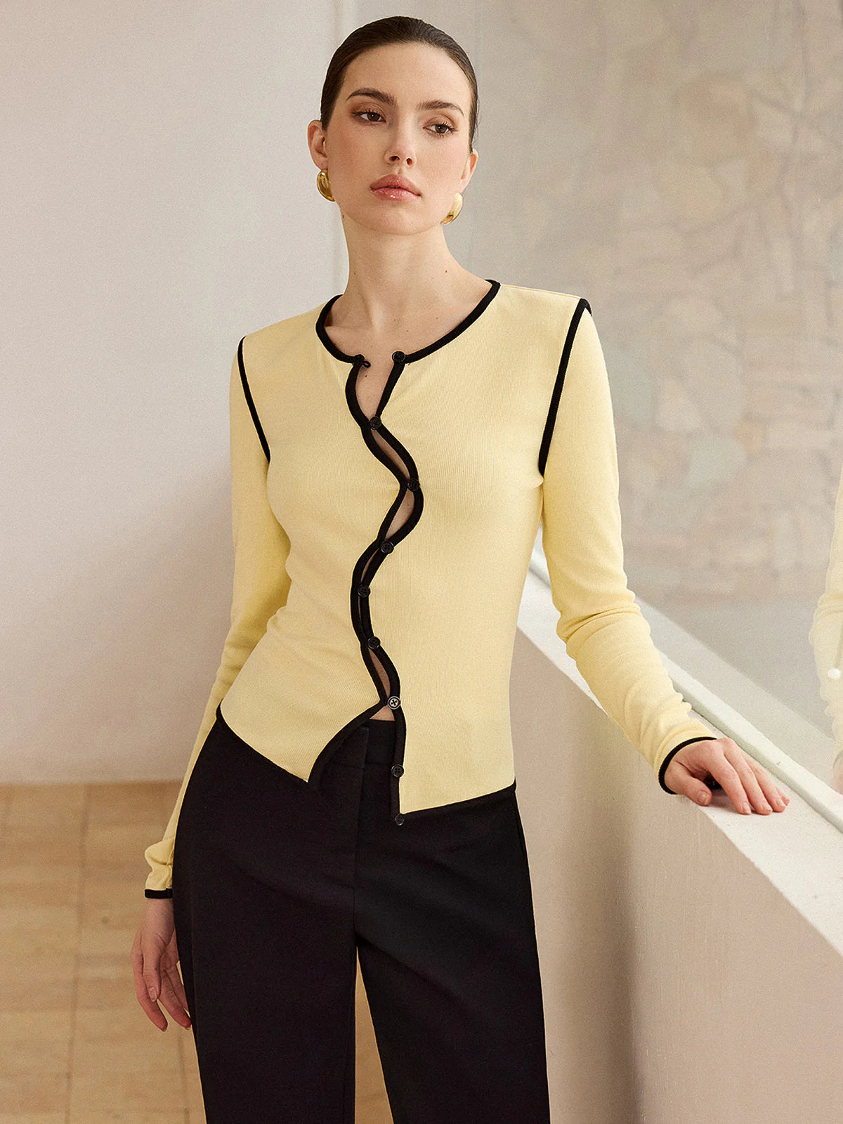 Asymmetric Contrast Trim Top