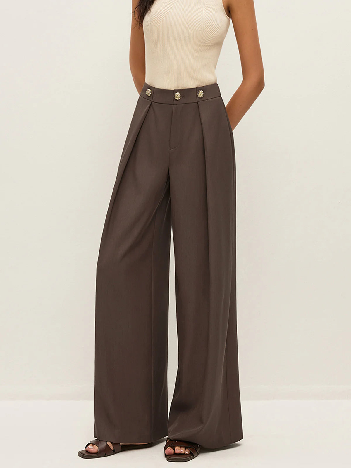 Mid-Waist Metal Detail Pleated Pants